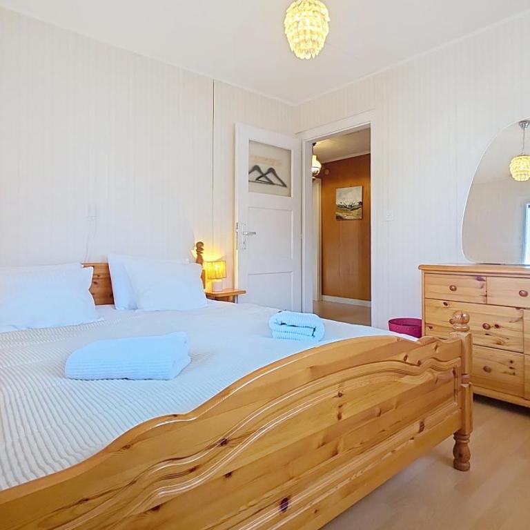 Chalet Bambi, spacieux, jardin, cheminée, kids & pets friendly - Doppelzimmer mit Gemeinschaftsbad - 1