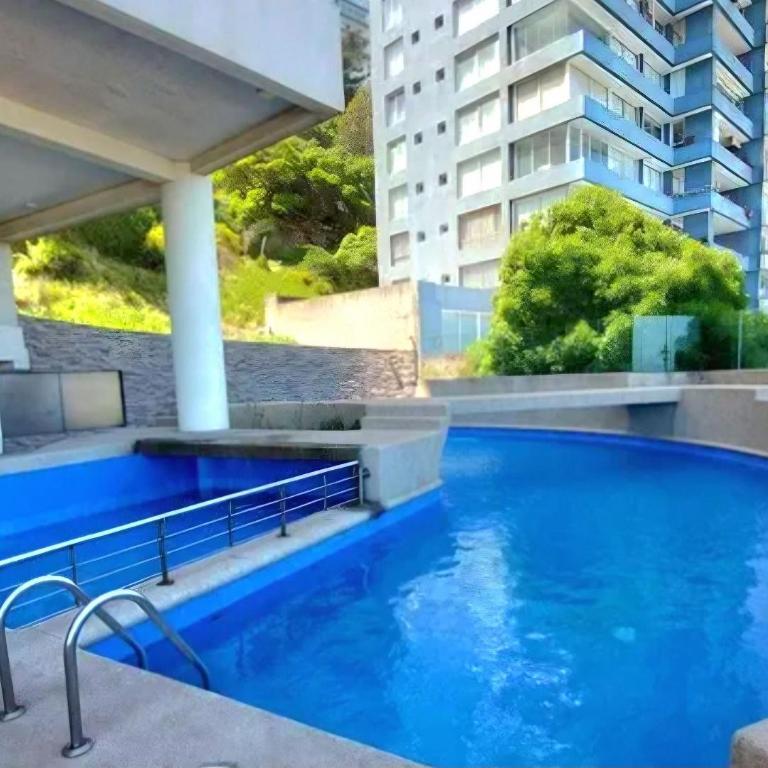 Gran depto en Cochoa frente a la playa - Three-Bedroom Apartment - 8