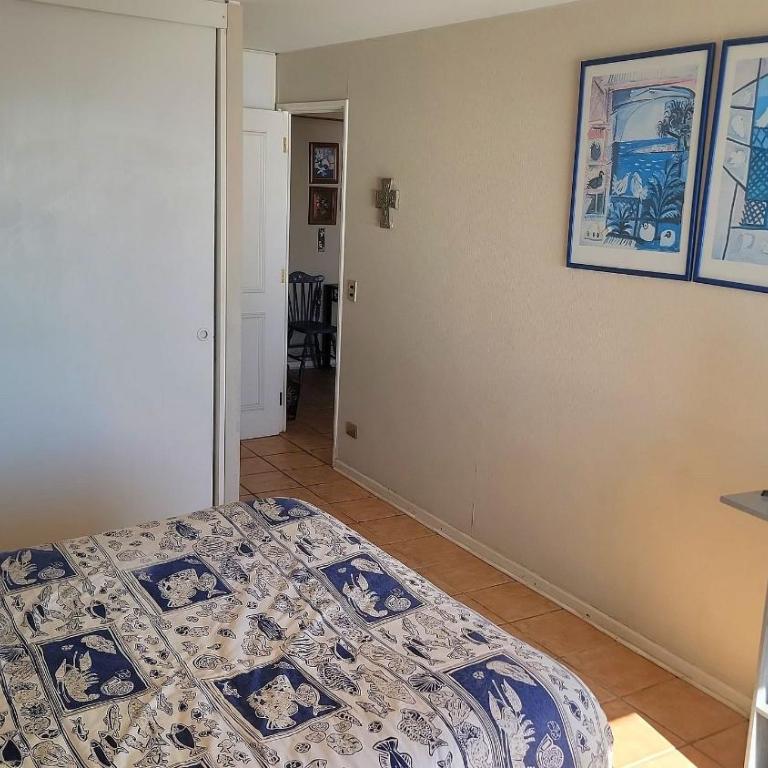 Gran depto en Cochoa frente a la playa - Three-Bedroom Apartment - 13