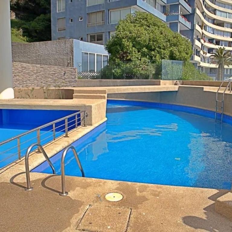 Gran depto en Cochoa frente a la playa - Three-Bedroom Apartment - 17