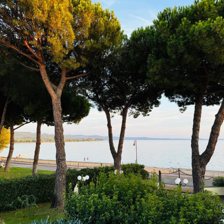 Le Naiadi Park Hotel Sul Lago - Camera Matrimoniale/Doppia con Letti Singoli con Balcone e Vista Laterale Lago - 7