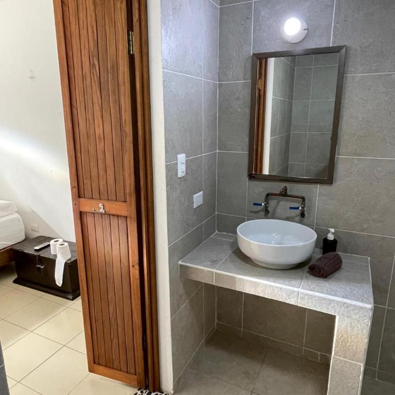 Caribo Cozumel - Habitación Triple con baño privado - 2
