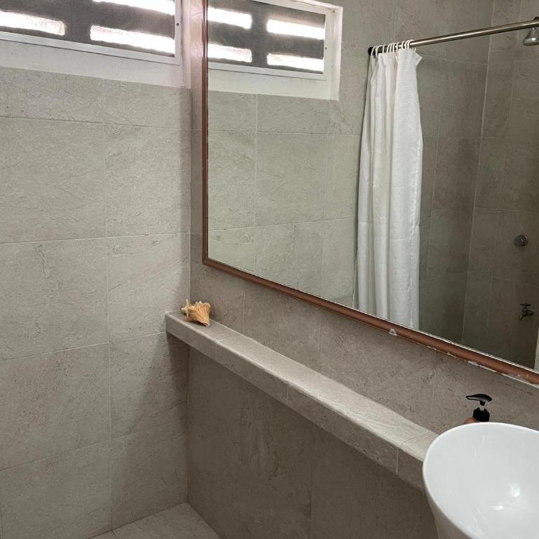 Caribo Cozumel - Habitación Familiar con baño privado - 12