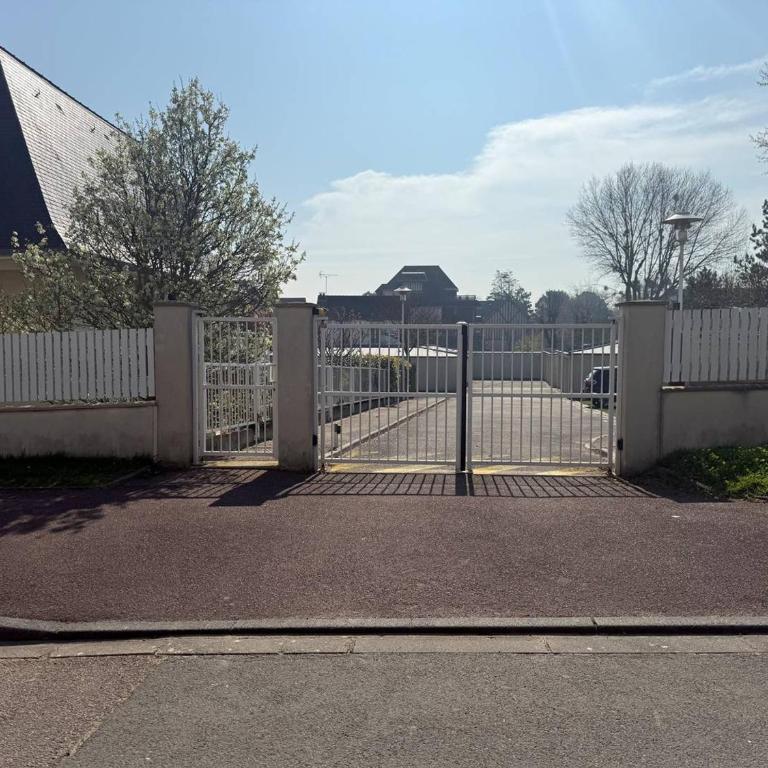 Charmant deux pièces proche de la mer avec parking privatif - FR-1-465-131 - Apartment - 2