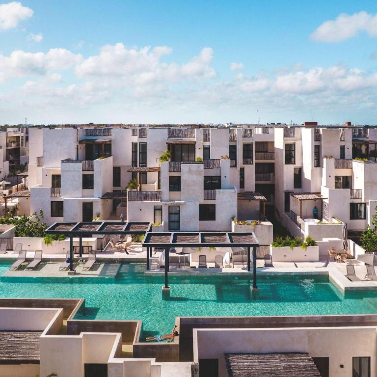 Luxury 2BR Retreat with Private Pool & Spa - Apartamento - 44
