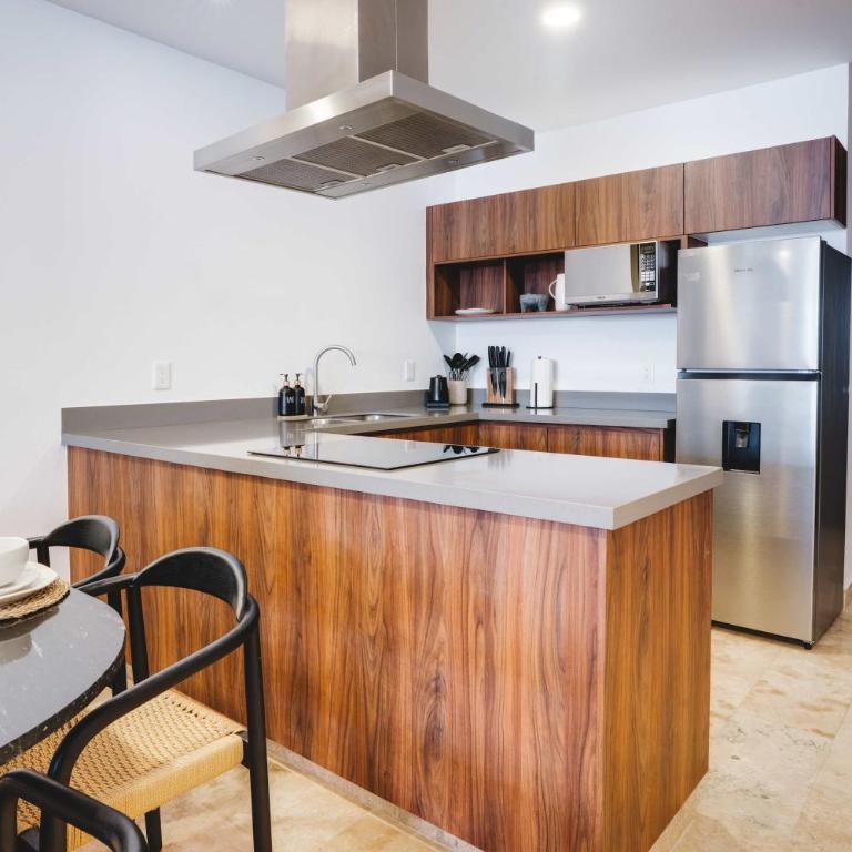 Luxury 2BR Retreat with Private Pool & Spa - Apartamento - 13