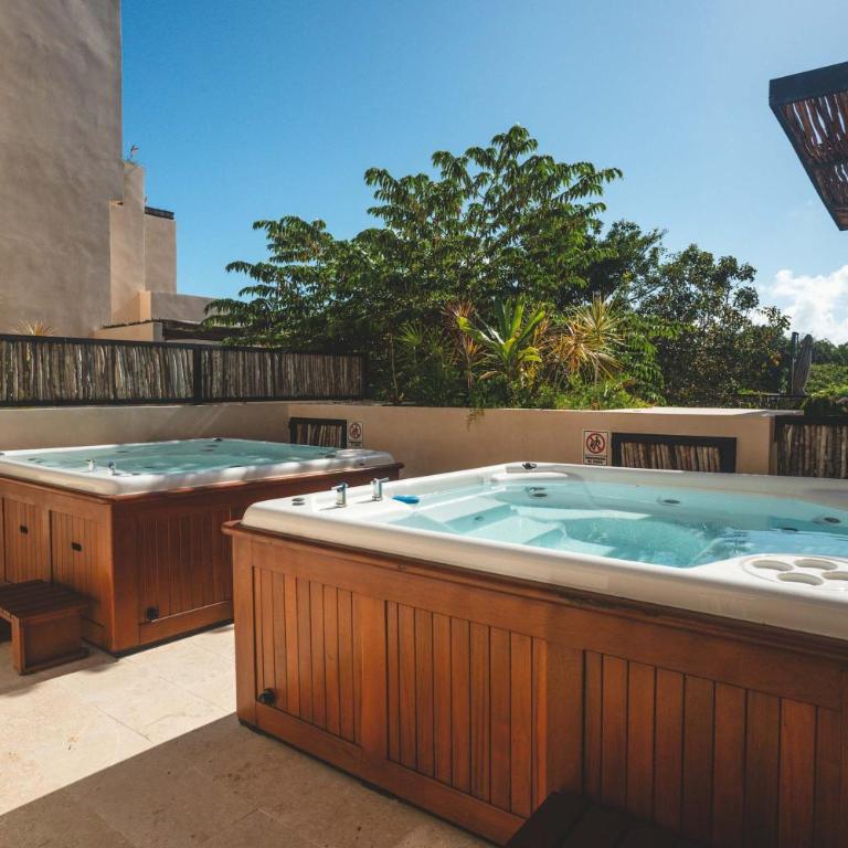 Luxury 2BR Retreat with Private Pool & Spa - Apartamento - 6