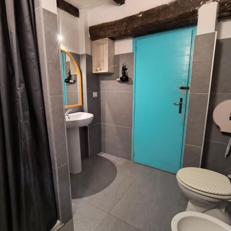 Hostel Il Nosadillo - Bologna - Posto Letto in Dormitorio Misto con 4 Letti - 10
