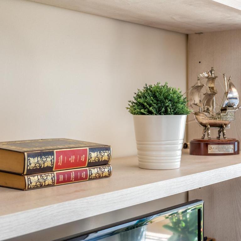 Cozy High-Rise Studio Sea Views & Garden Pool - Studio - Vue sur Mer - 27