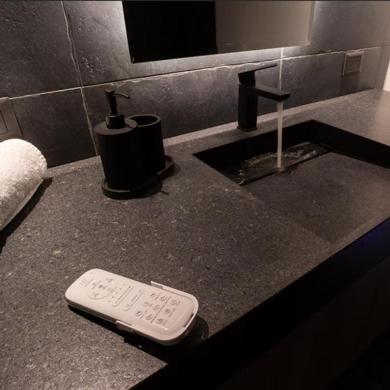 BT Homes - Loft Elegante en Barrio Parque - Three-Bedroom Deluxe Apartment - 60