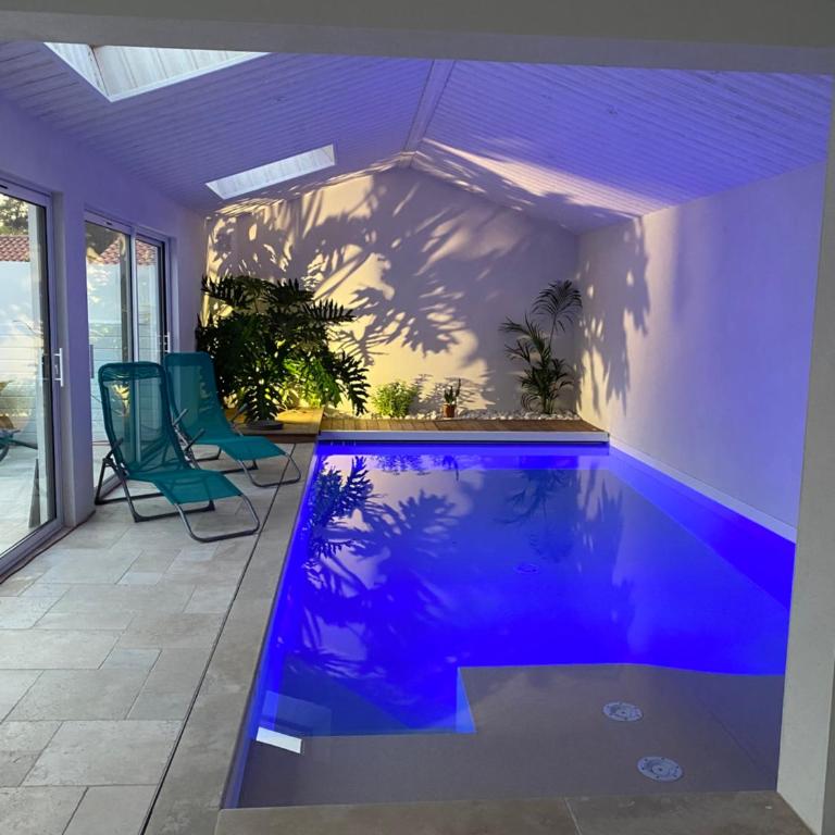 Villa LES EMBRUNS avec piscine intérieure chauffée 2 à 8 personnes - Villa avec Piscine Privée - 4