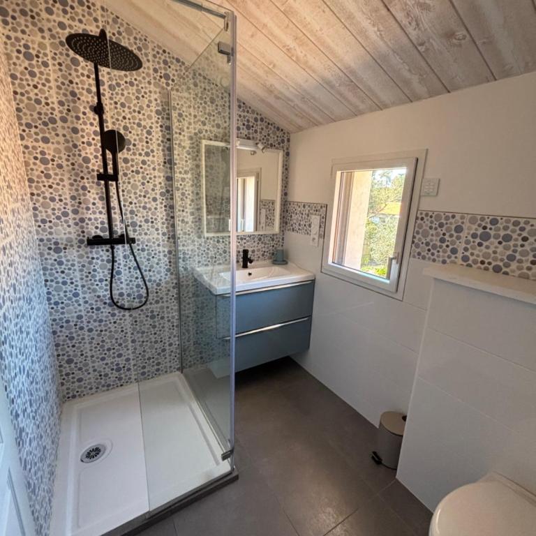 Villa LES EMBRUNS avec piscine intérieure chauffée 2 à 8 personnes - Villa avec Piscine Privée - 7