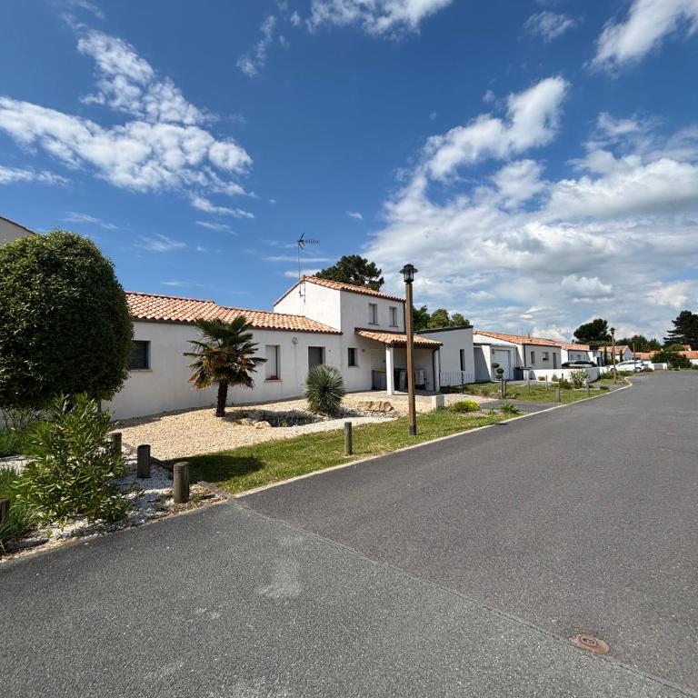 Villa LES EMBRUNS avec piscine intérieure chauffée 2 à 8 personnes - Villa avec Piscine Privée - 13