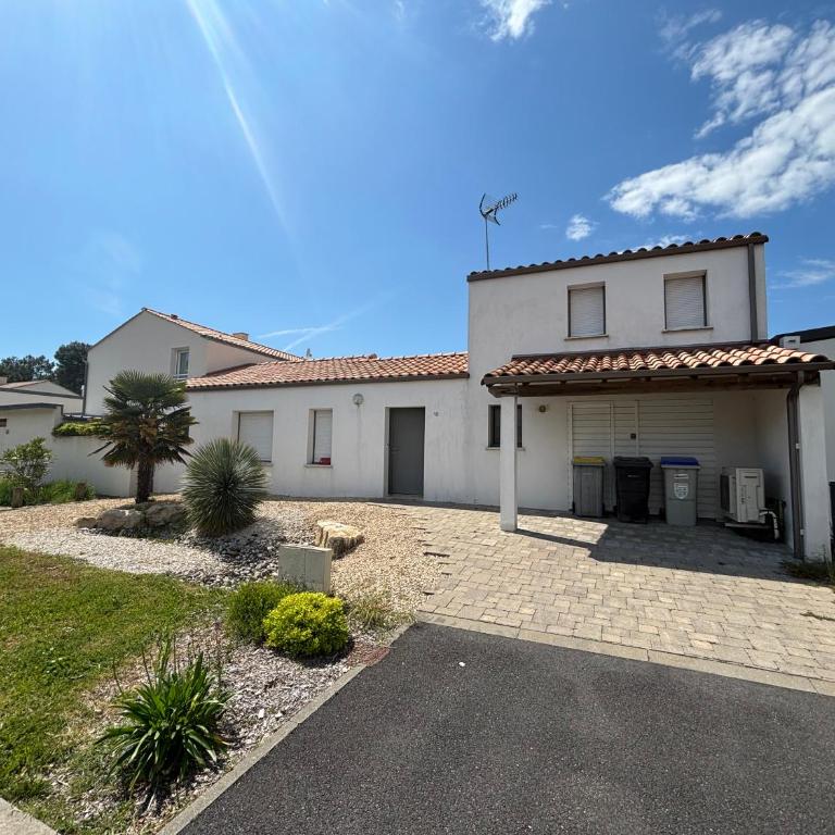 Villa LES EMBRUNS avec piscine intérieure chauffée 2 à 8 personnes - Villa avec Piscine Privée - 15