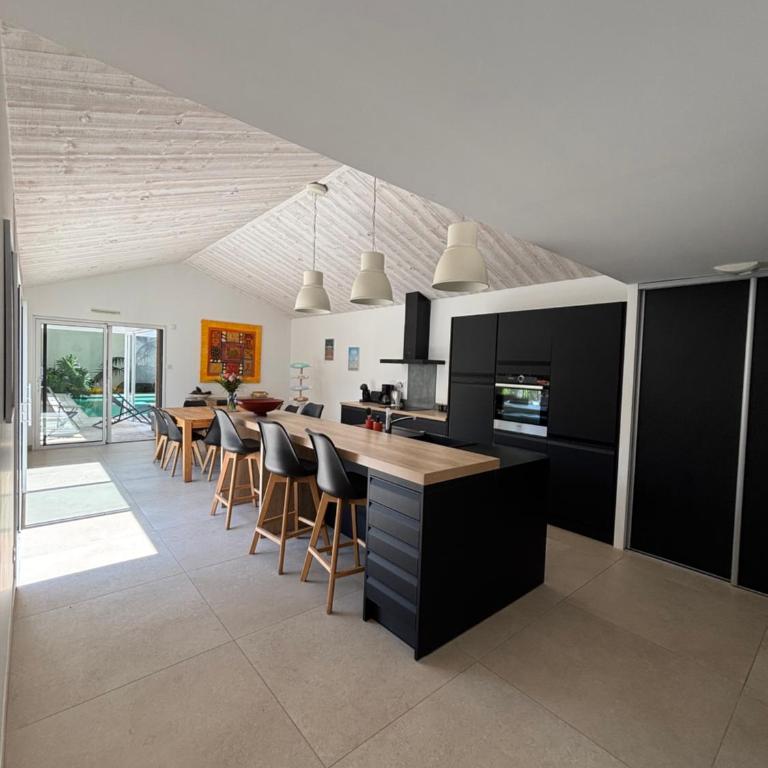 Villa LES EMBRUNS avec piscine intérieure chauffée 2 à 8 personnes - Villa avec Piscine Privée - 22