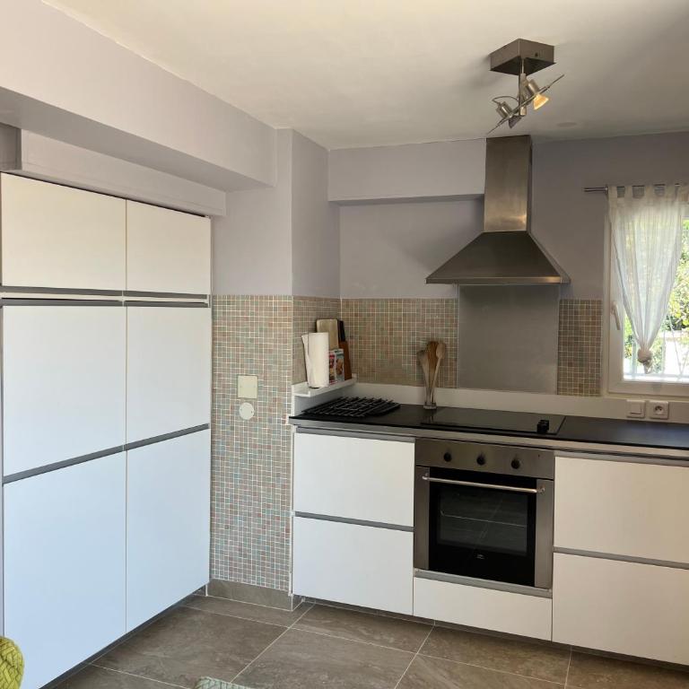 Ou Souleou appartement 3 étoiles dans villa Spa béton jardin vue mer et colline - Apartamento de 2 dormitorios con vistas - 5