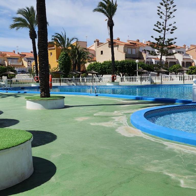 Maison en Espagne - Three-Bedroom House - 8