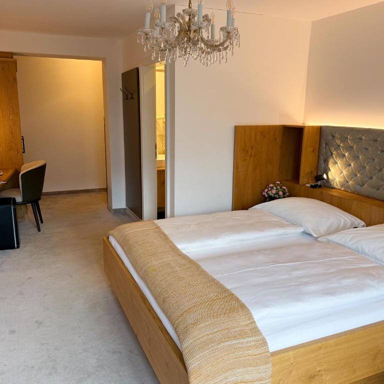 Thurners Boutique Hotel at Großglockner, Film Inspired - Deluxe Doppelzimmer mit Balkon - 6