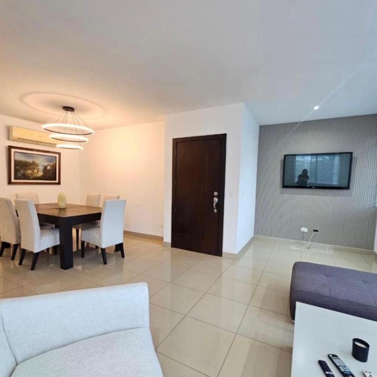 Departamento en Central Park - Three-Bedroom Apartment - 4