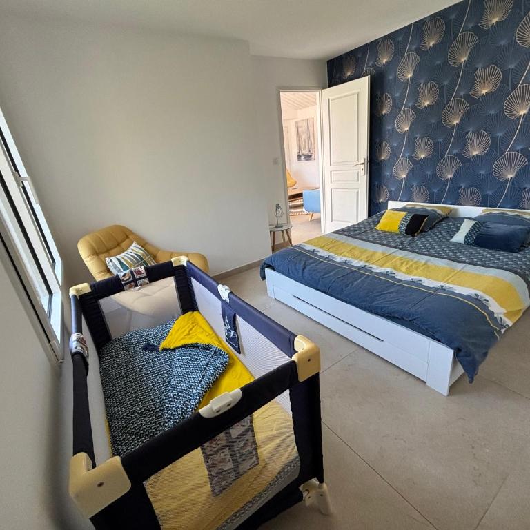 Villa LES EMBRUNS avec piscine intérieure chauffée 2 à 8 personnes - Villa avec Piscine Privée - 3