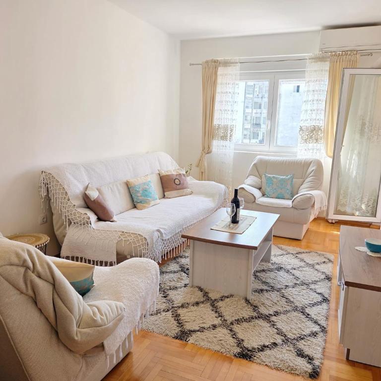 Modern Apartment with Balcony & Parking in Central Budva - One-Bedroom Apartment - 2