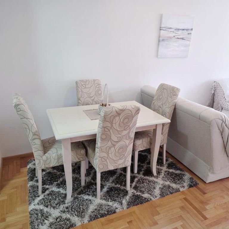 Modern Apartment with Balcony & Parking in Central Budva - One-Bedroom Apartment - 10