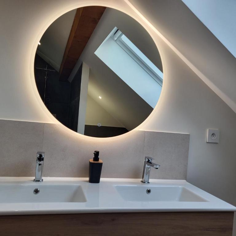 Maison proche du lac avec Jacuzzi et Sauna - Maison 5 Chambres - 38