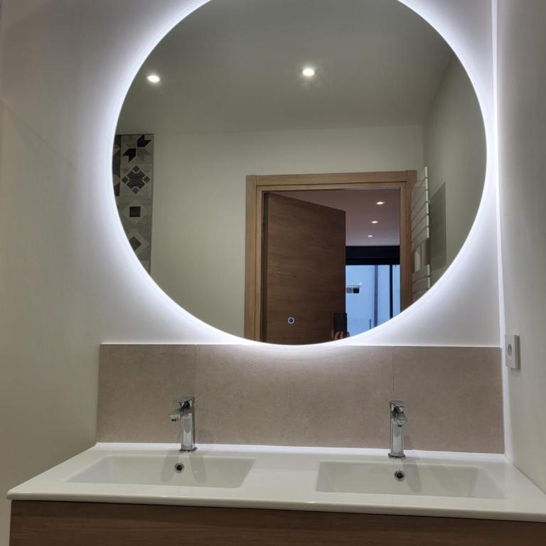 Maison proche du lac avec Jacuzzi et Sauna - Maison 5 Chambres - 35