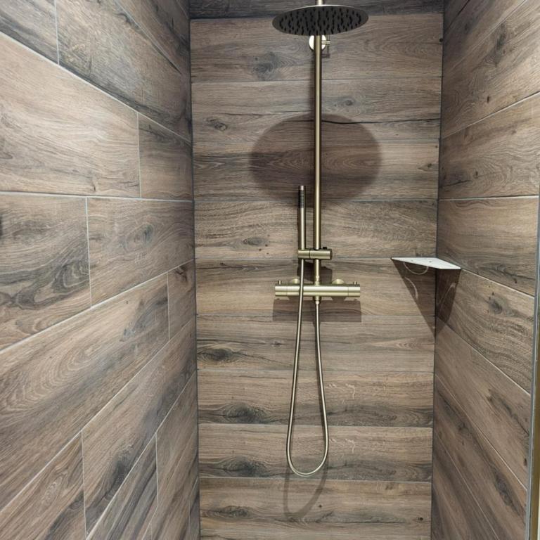 Maison proche du lac avec Jacuzzi et Sauna - Maison 5 Chambres - 28