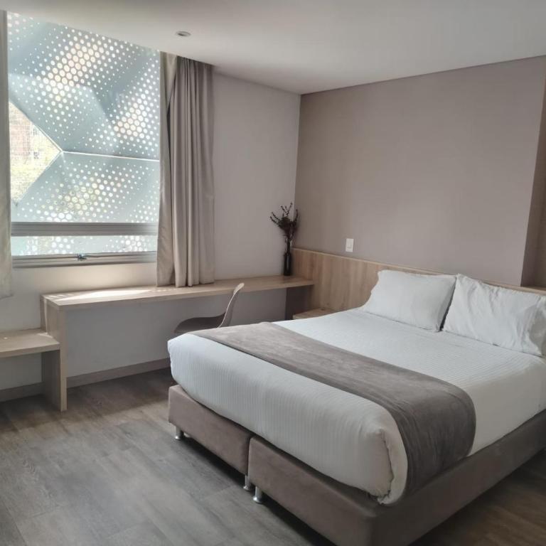 ExpoStay Hotel Corferias Embajada Americana - Habitación con cama grande - 1