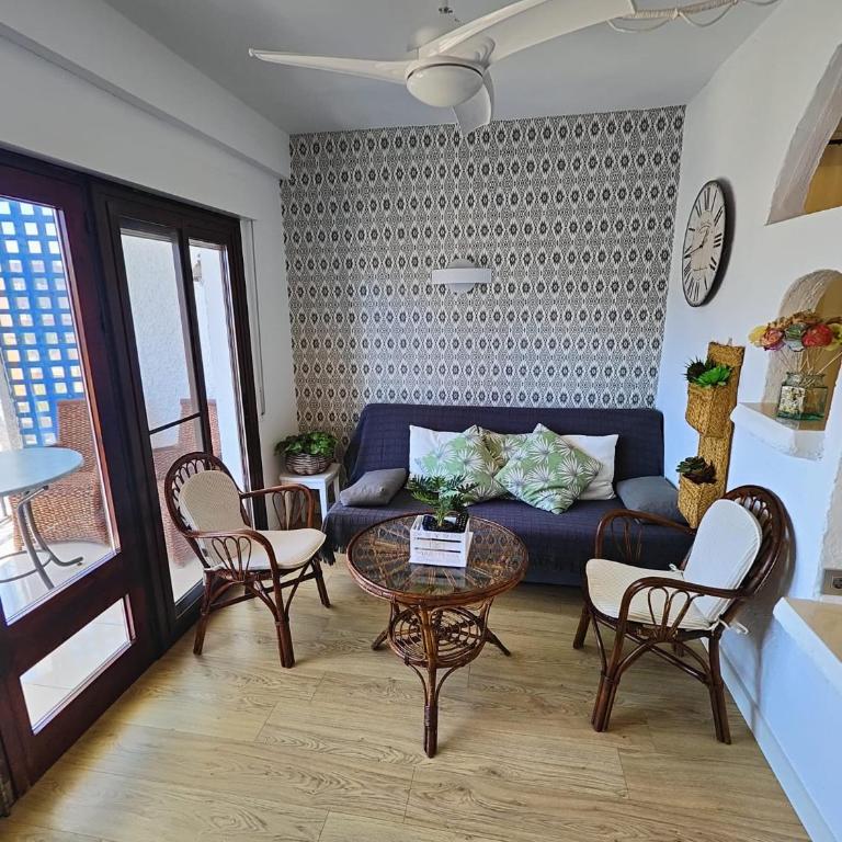 Precioso apartamento junto a la playa con terraza - One-Bedroom Apartment - 2