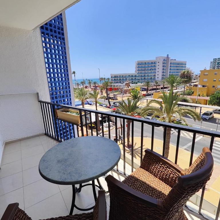Precioso apartamento junto a la playa con terraza - One-Bedroom Apartment - 8