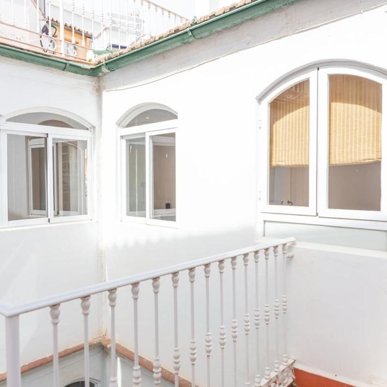 Málaga Centro I 3BR I Terrace Cathedral View I AC - Apartamento de 3 dormitorios - 24