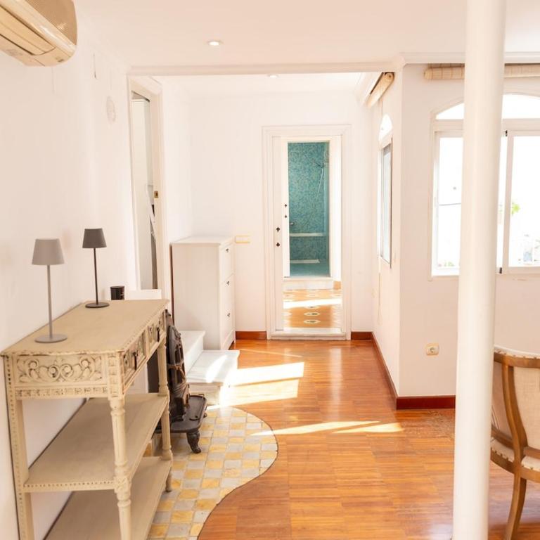 Málaga Centro I 3BR I Terrace Cathedral View I AC - Apartamento de 3 dormitorios - 38