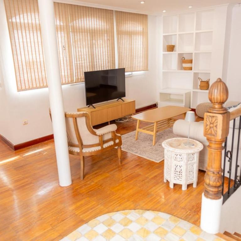 Málaga Centro I 3BR I Terrace Cathedral View I AC - Apartamento de 3 dormitorios - 49