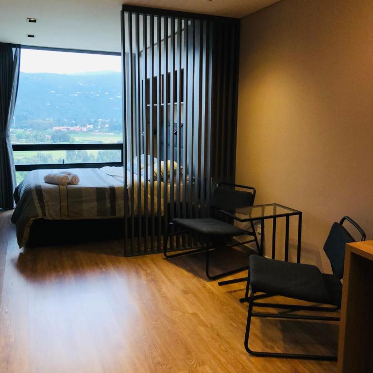 GV Aparta Suites - Centro Chía - Estudio con vistas a las montañas - 3