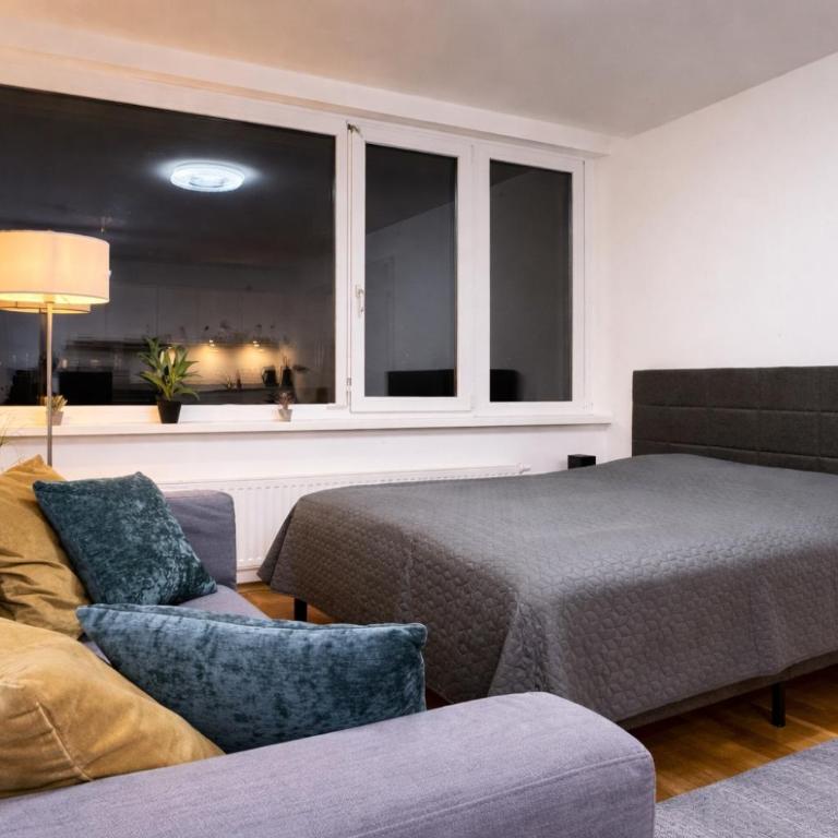 Wohnen am Fluss im City Apartment Linz Donaublick - Garten, Cafe & WLAN, Self-checkin, Parkplatz, für 4 Gäste - Apartment mit 2 Schlafzimmern - 2