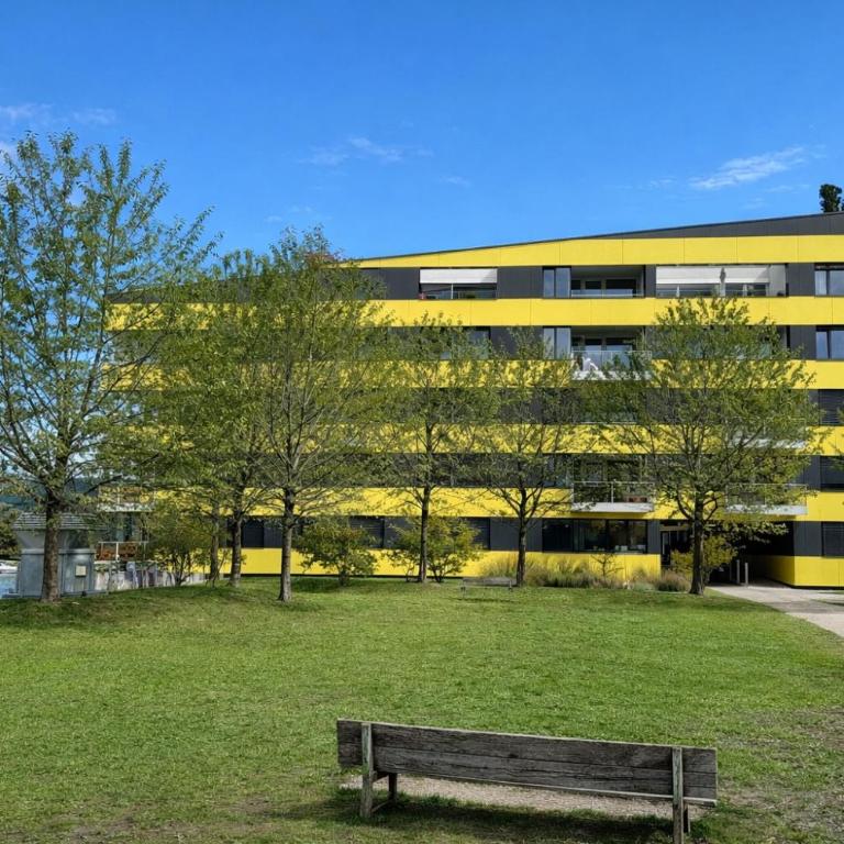Wohnen am Fluss im City Apartment Linz Donaublick - Garten, Cafe & WLAN, Self-checkin, Parkplatz, für 4 Gäste - Apartment mit 2 Schlafzimmern - 6