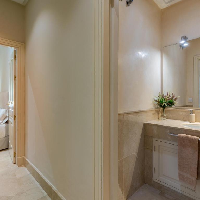 Puerta Principe Luxury Apartments - Apartamento - Planta baja con patio privado - 5