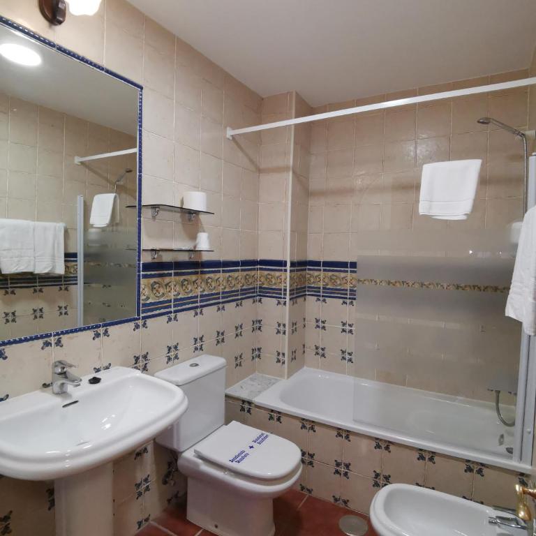 Hotel El Angliru - Habitación Doble Económica - Ático - 9