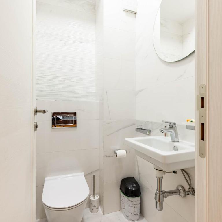 Gorgerous 2 Bedroom Apartment - Apartman sa 2 Spavaće Sobe - 9