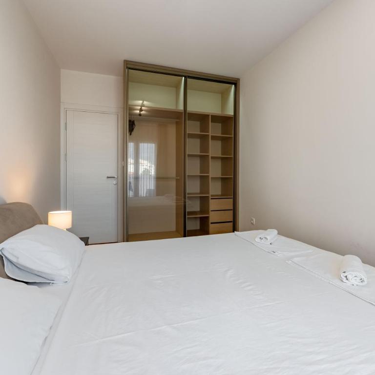 Gorgerous 2 Bedroom Apartment - Apartman sa 2 Spavaće Sobe - 11