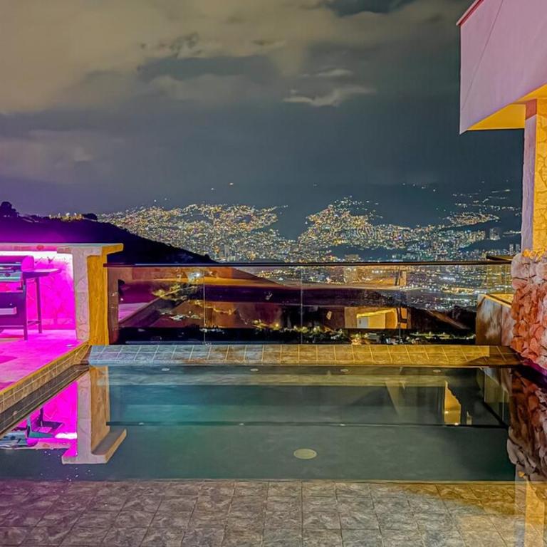 Luxury Villa pool views BBQ Parking 30mn Provenza - Villa - 8