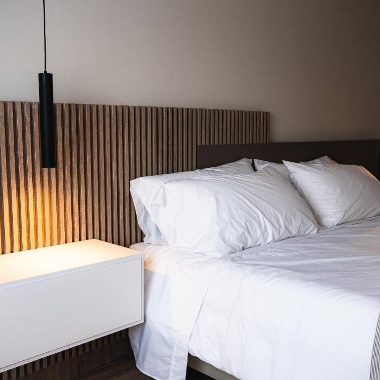 Howard Johnson Hotel, Spa & Convention Center Bahia Blanca - Superior King Room - 4