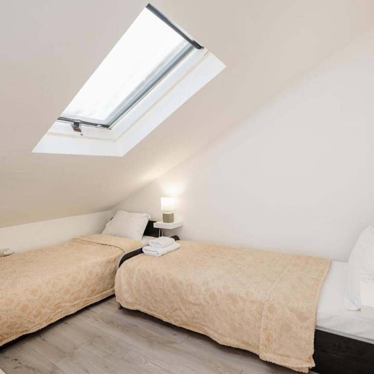 Hotel Azzurro - Attic Twin Room - 3