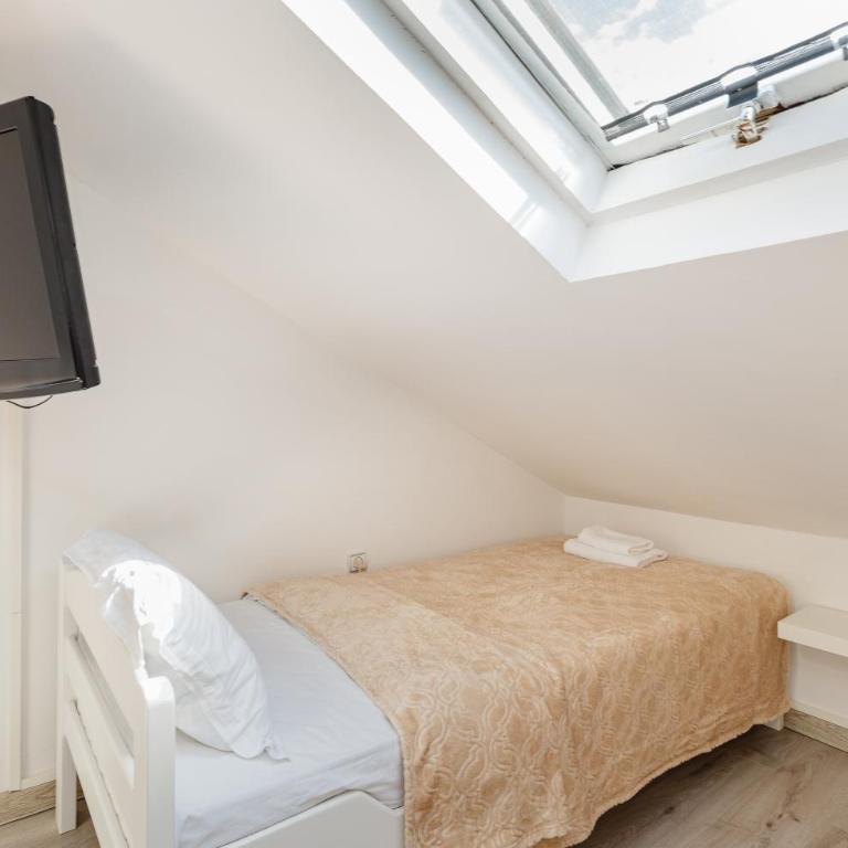 Hotel Azzurro - Family Room with Bathroom - Attic - 3