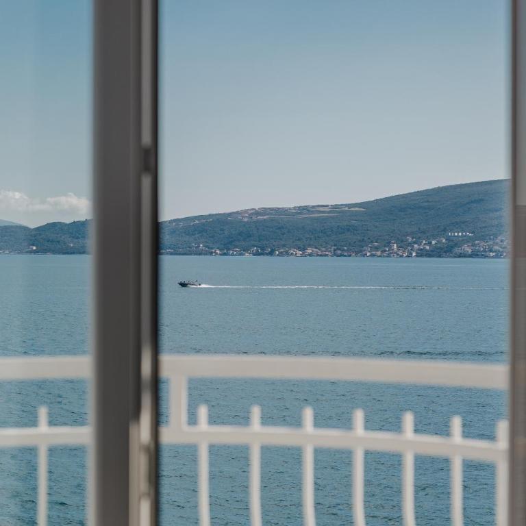 Hotel Azzurro - Superior Double Room with Sea View - 6
