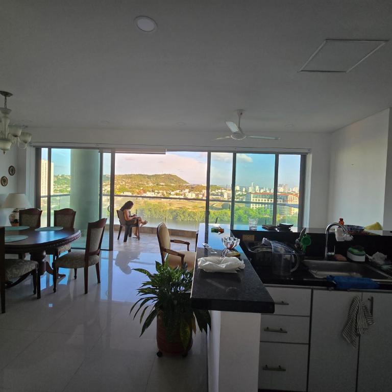 Oceanfront Luxury - A pasos del Centro Histórico - Two-Bedroom Apartment - 7
