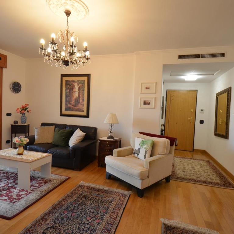 Getaway Roma Home - Three-Bedroom Apartment - 1