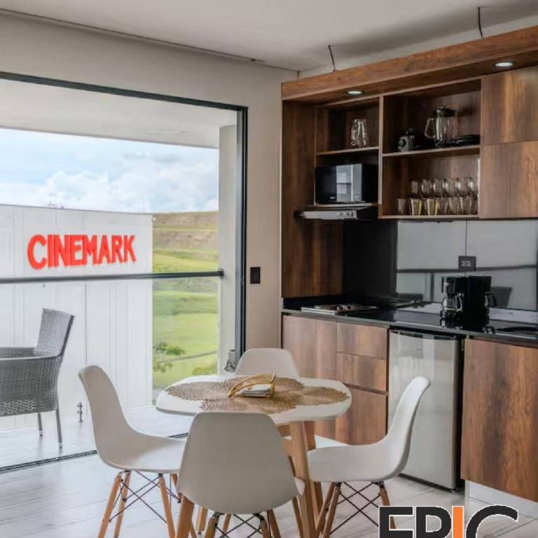 Epic Suite 506 Deluxe Airport - Duplex Suite - 18